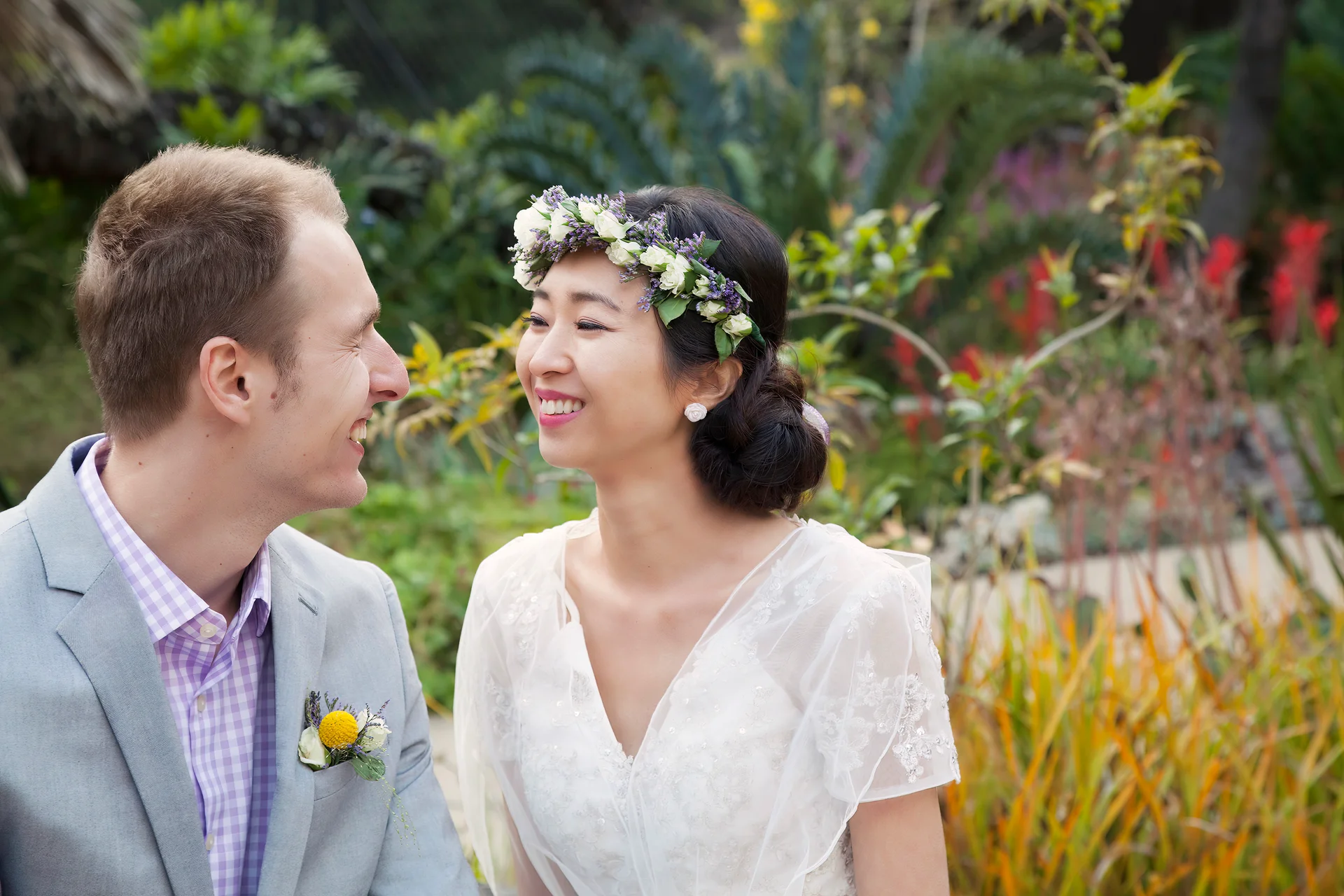 Documentary wedding photography moment from Chelsea Richardson Photography